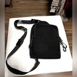 BEIS The Sport Sling - Black